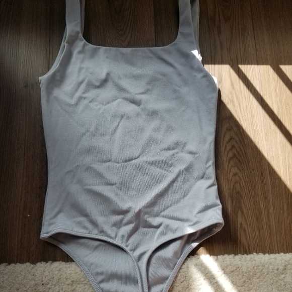 Babaton XS Contour Tank Bodysuit - Picture 3 of 10